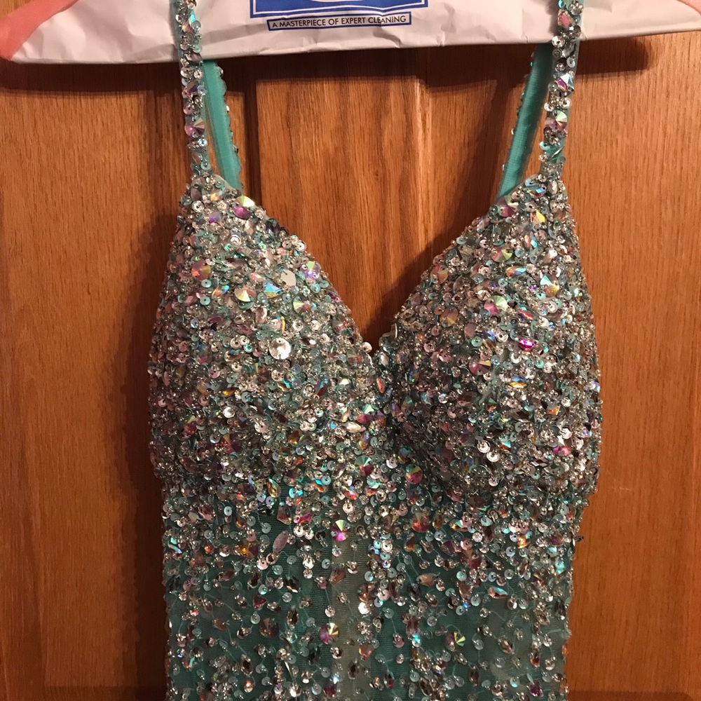 Prom Dress - Picture 4 of 7
